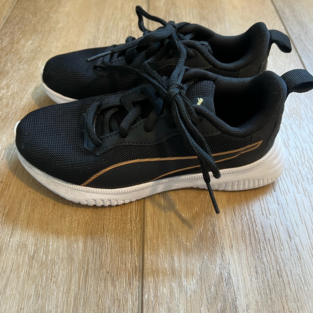 Girls Puma Sneakers